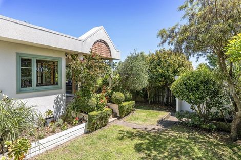 Photo of property in 42 Poplar Avenue, Raumati South, Paraparaumu, 5032