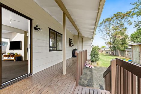 Photo of property in 6 Te Moau Avenue, Parakai, 0830