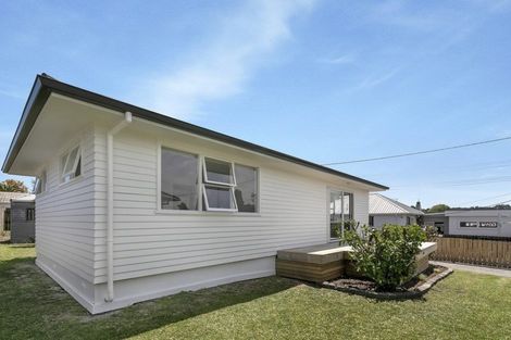 Photo of property in 2/260 Birkdale Road, Birkdale, Auckland, 0626