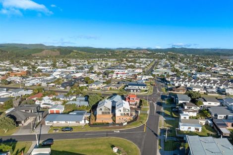 Photo of property in 203 Winifred Avenue, Whangamata, 3620