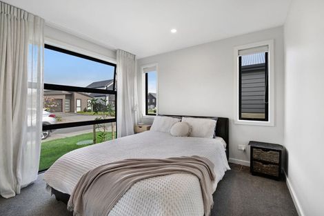 Photo of property in 54 Paparahi Place, Wainui, Silverdale, 0992