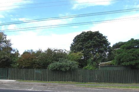 Photo of property in 2/955a Beach Road, Torbay, Auckland, 0630