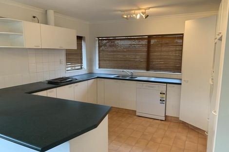 Photo of property in 78 Buscomb Avenue, Henderson, Auckland, 0610