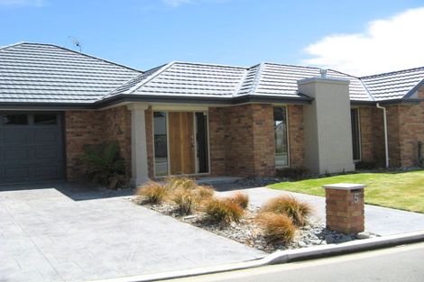 Photo of property in 5 Len Hale Place, Parklands, Christchurch, 8083