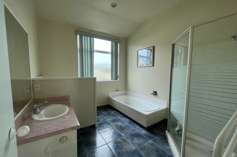 Photo of property in 39 Lanyon Place, Whitby, Porirua, 5024