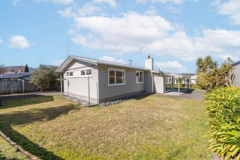 Photo of property in 8 Liston Avenue, Hilltop, Taupo, 3330