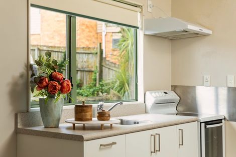 Photo of property in 1/12 Kelkirk Street, Kelston, Auckland, 0602