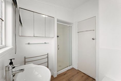 Photo of property in 6 Merville Avenue, Te Atatu South, Auckland, 0610