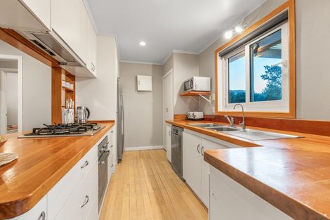 Photo of property in 269 Forest Hill Road, Waiatarua, Auckland, 0612