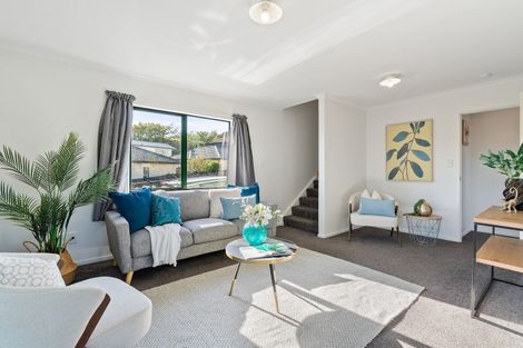 Photo of property in 32a Horokiwi Road West, Newlands, Wellington, 6037
