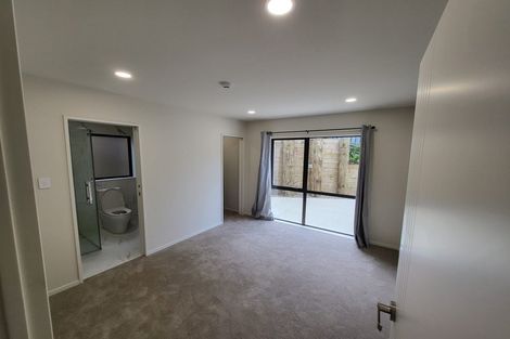 Photo of property in 7 Palmetto Place, Goodwood Heights, Auckland, 2105