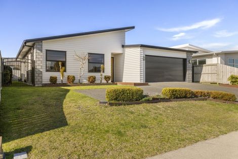 Photo of property in 79 Sandhurst Drive, Papamoa Beach, Papamoa, 3118