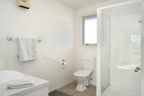 Photo of property in 20 Clifford Place, Amberley, 7410