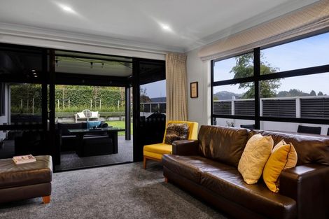 Photo of property in 4 Manukaka Heights, Hurdon, New Plymouth, 4310