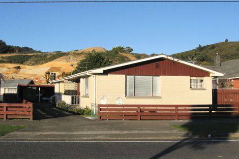 Photo of property in 205a Stokes Valley Road, Stokes Valley, Lower Hutt, 5019