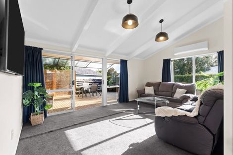 Photo of property in 6 Waltham Court, Cloverlea, Palmerston North, 4412