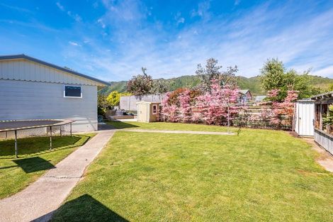 Photo of property in 50 Sylvan Avenue, Waikanae, 5036