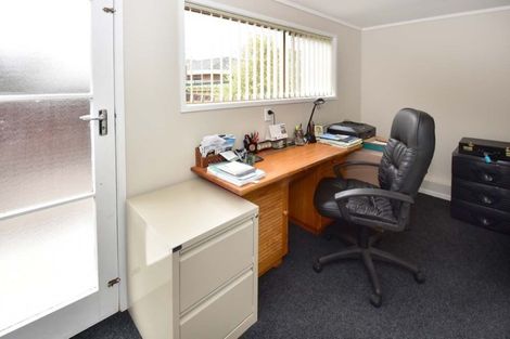 Photo of property in 2/24 Tamariki Avenue, Kelston, Auckland, 0602