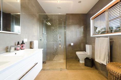 Photo of property in 3 Kahala Place, West Harbour, Auckland, 0618