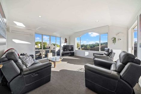 Photo of property in 20 Byblos Place, The Gardens, Auckland, 2105