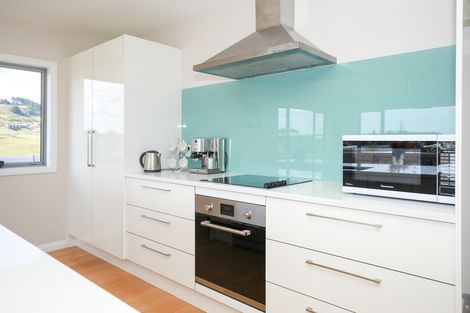 Photo of property in 8 Puka Place, Raglan, 3225