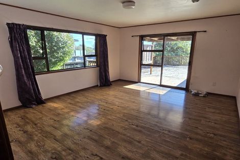 Photo of property in 13 Charles Dickens Drive, Mellons Bay, Auckland, 2014