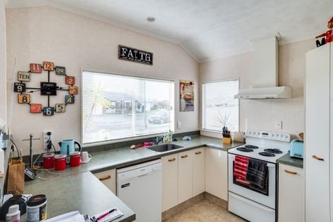 Photo of property in 21 Sloane Place, Taradale, Napier, 4112