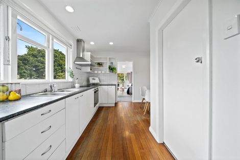 Photo of property in 12 Karaka Grove, Raumati Beach, Paraparaumu, 5032