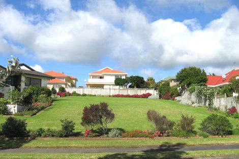 Photo of property in 120 Simmental Crescent, Somerville, Auckland, 2014