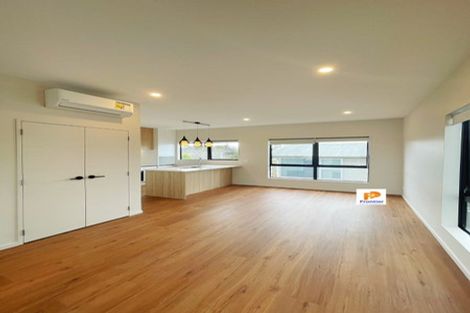 Photo of property in 44 William Souter Street, Forrest Hill, Auckland, 0620