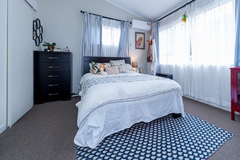 Photo of property in 9 Pinehurst Place, Wattle Downs, Auckland, 2103