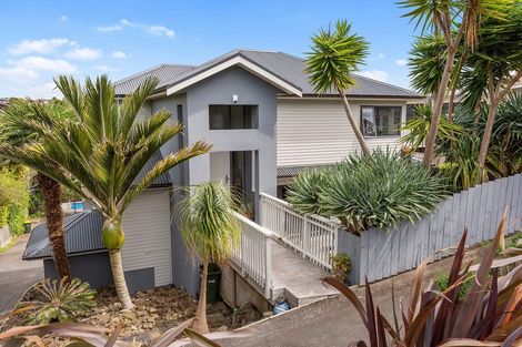 Photo of property in 21 Cliff Road, Torbay, Auckland, 0630