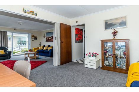 Photo of property in 5-5a Rugby Street, Waimate, 7924