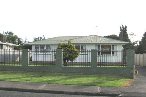Photo of property in 10 Gill Avenue, Te Atatu Peninsula, Auckland, 0610
