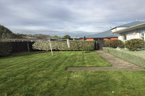 Photo of property in 2/74 Garreg Road, Bryndwr, Christchurch, 8052