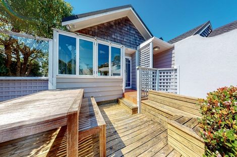 Photo of property in 4 Robieson Street, Roseneath, Wellington, 6011