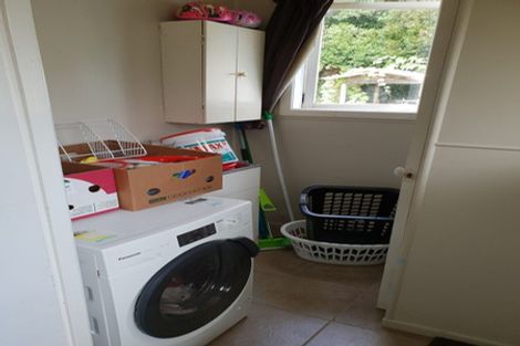 Photo of property in 19 Paton Avenue, Te Atatu South, Auckland, 0610