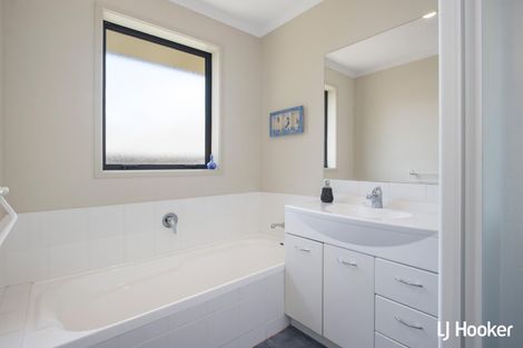 Photo of property in 16 Reo Crescent, Waihi Beach, 3611