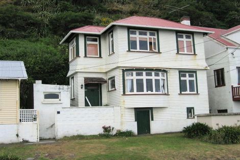 Photo of property in 178 The Esplanade, Island Bay, Wellington, 6023