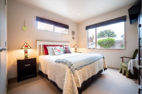 Photo of property in 30 Knowles Street, Terrace End, Palmerston North, 4410