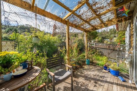 Photo of property in 94 Horoeka Street, Stokes Valley, Lower Hutt, 5019