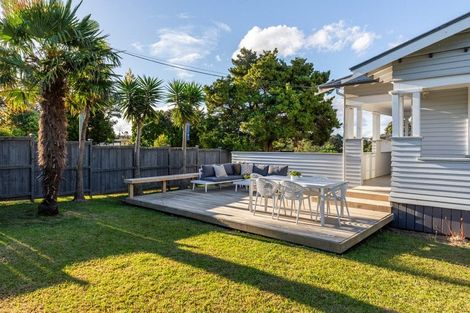 Photo of property in 1 Park Avenue, Birkenhead, Auckland, 0626