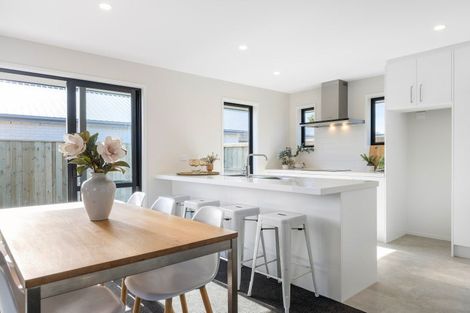 Photo of property in 2 Graeme Cooper Lane, Avonhead, Christchurch, 8042