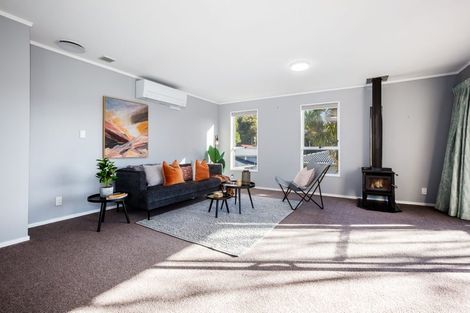 Photo of property in 15 Bowline Place, Whitby, Porirua, 5024
