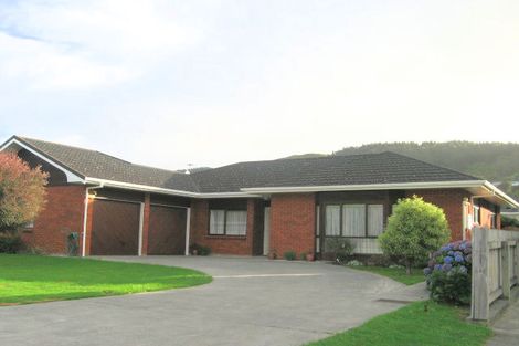 Photo of property in 5a Findlay Street, Tawa, Wellington, 5028