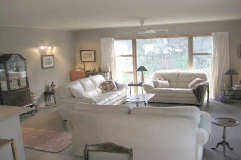 Photo of property in 13 Schnapper Rock Road, Greenhithe, Auckland, 0632