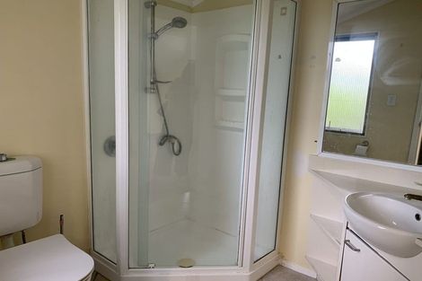 Photo of property in 2/19 Martin Crescent, Northcote, Auckland, 0627