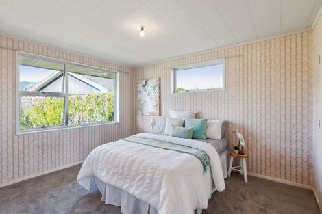 Photo of property in 18 Nimmo Avenue West, Waikanae, 5036