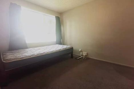 Photo of property in 6a Auburn Avenue, Upper Riccarton, Christchurch, 8041