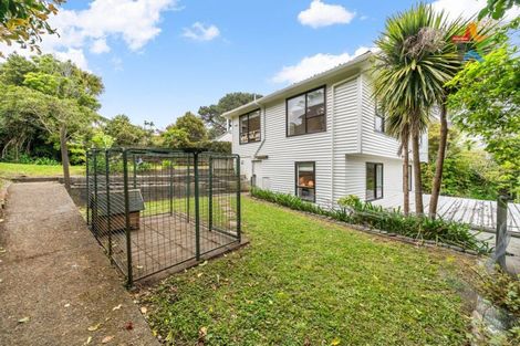 Photo of property in 12 Montgomery Avenue, Karori, Wellington, 6012